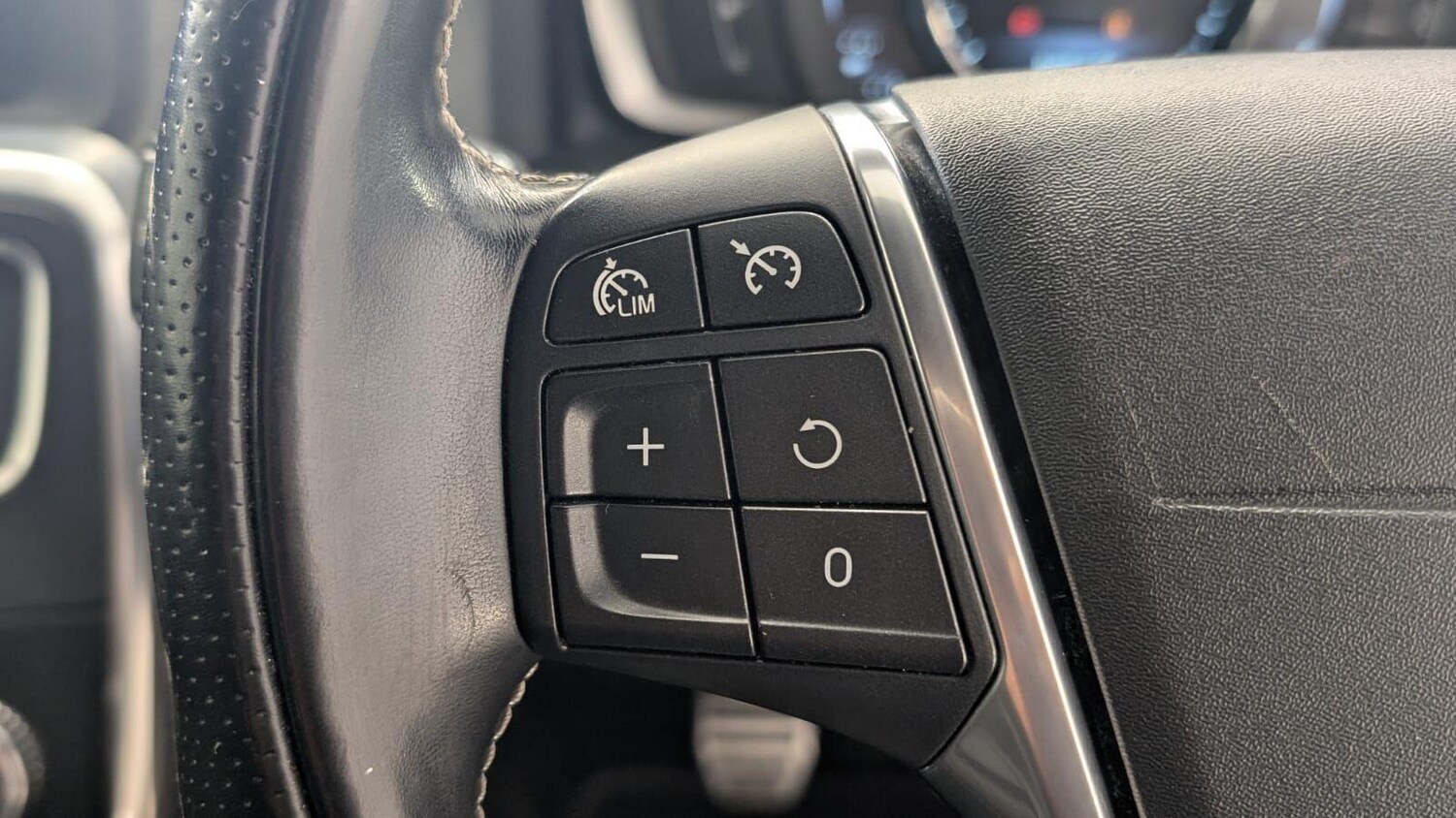 Used Volvo V60 for sale - 77908423: Photo 43