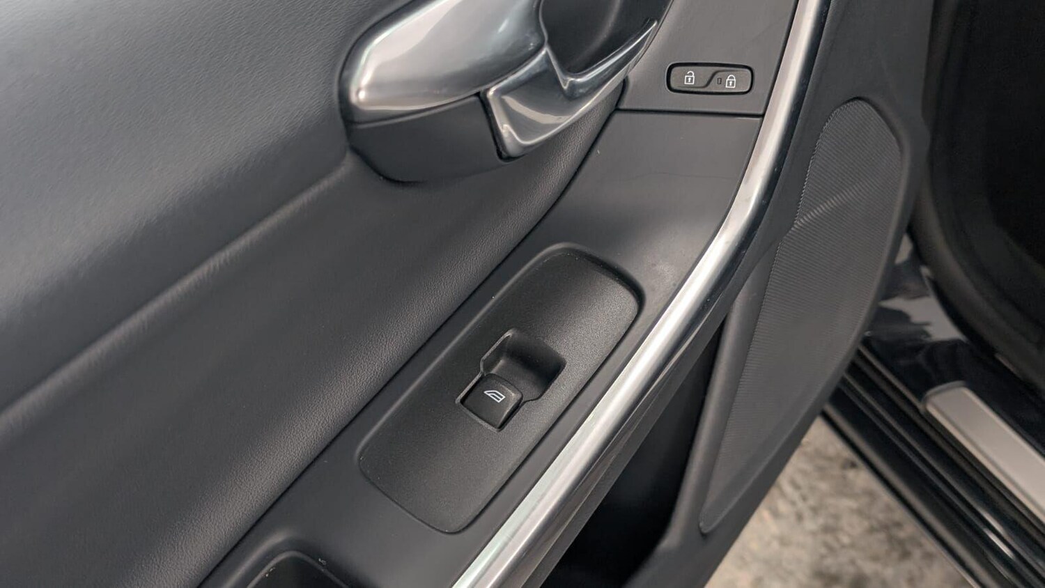 Used Volvo V60 for sale - 77908423: Photo 50