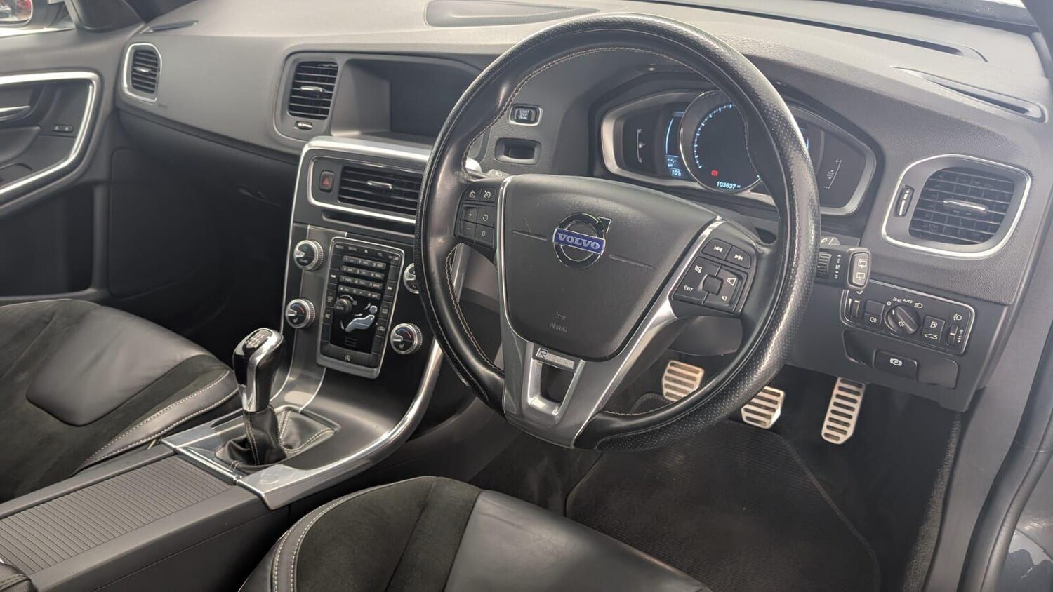 Used Volvo V60 for sale - 77908423: Photo 91