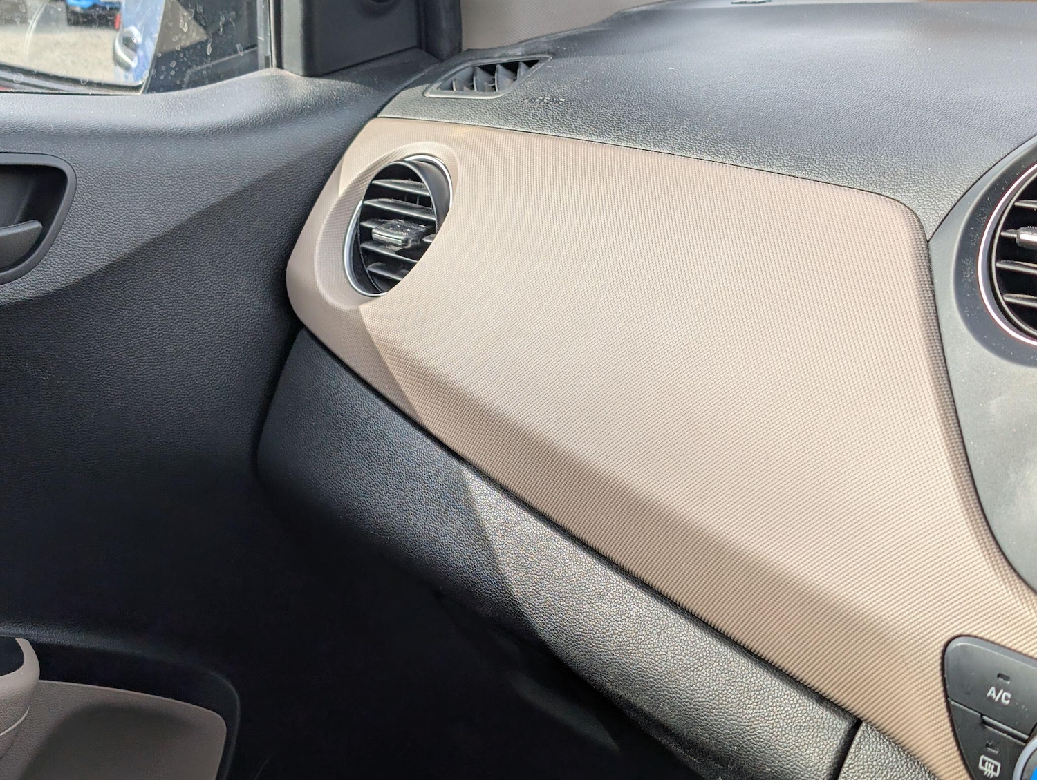 Used Hyundai i10 2015 for sale - 78204586: Photo 9