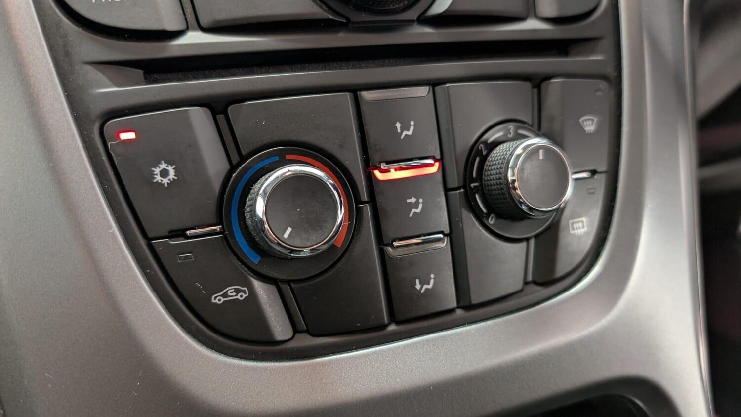 Used Vauxhall Astra 2015 for sale - 76398323: Photo 47