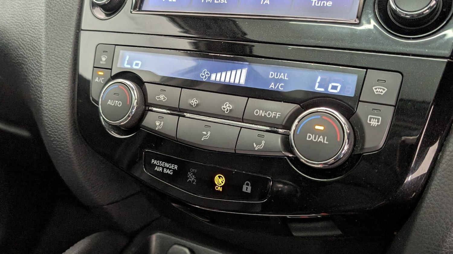 Used Nissan Qashqai 2014 for sale - 76607782: Photo 33