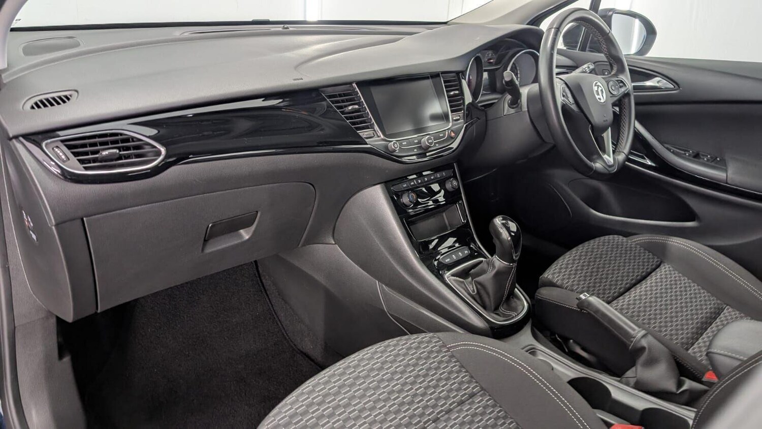 Used Vauxhall Astra for sale - 77909456: Photo 29