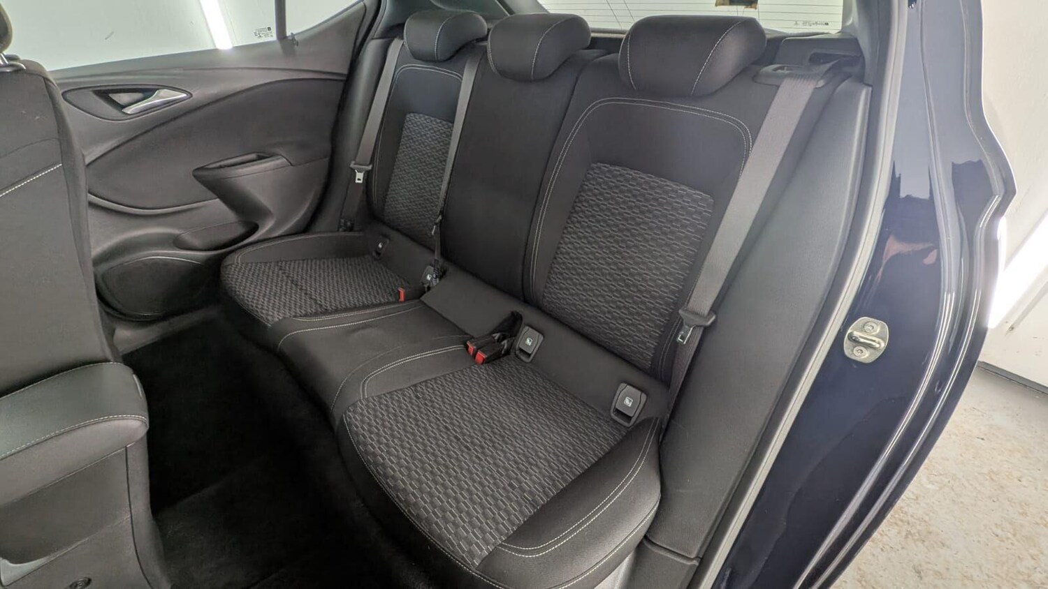 Used Vauxhall Astra for sale - 77909456: Photo 32