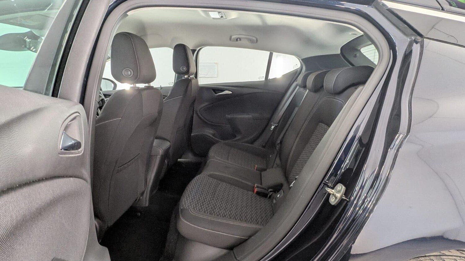 Used Vauxhall Astra for sale - 77909456: Photo 34