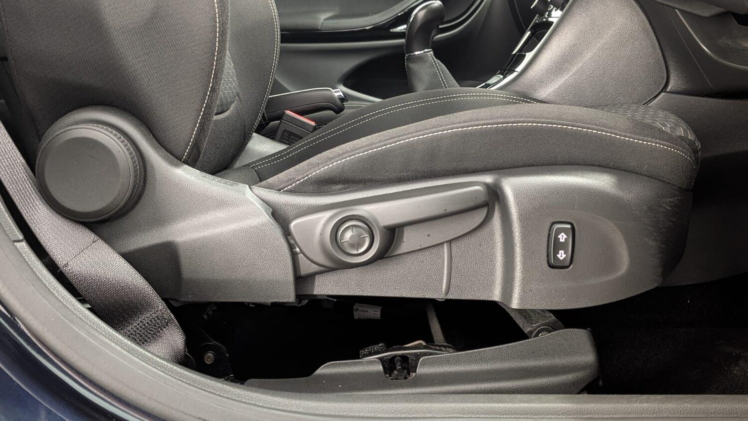 Used Vauxhall Astra for sale - 77909456: Photo 42