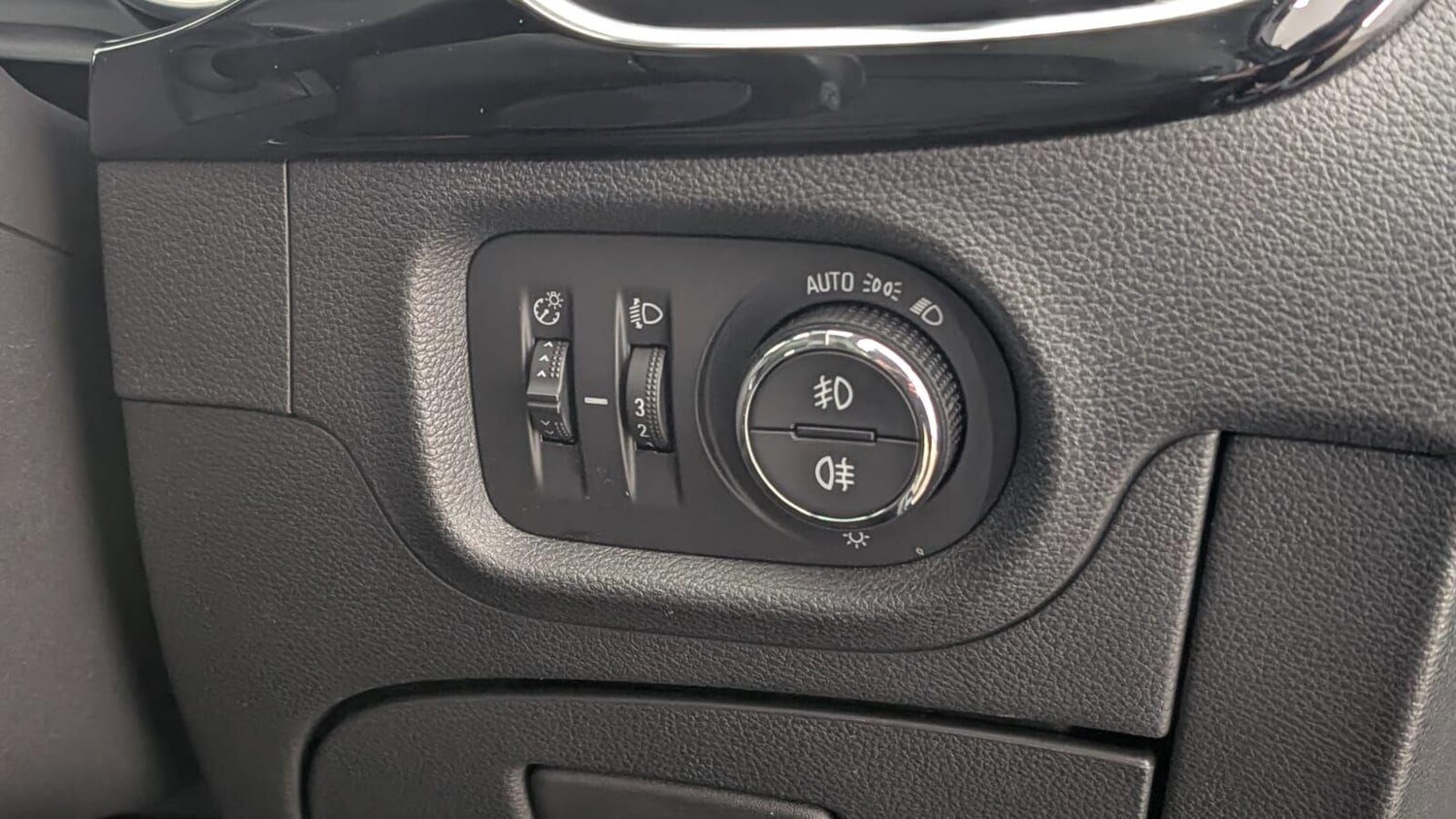 Used Vauxhall Astra for sale - 77909456: Photo 44