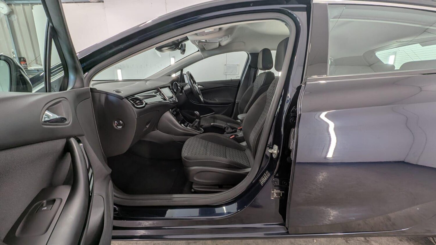 Used Vauxhall Astra for sale - 77909456: Photo 79