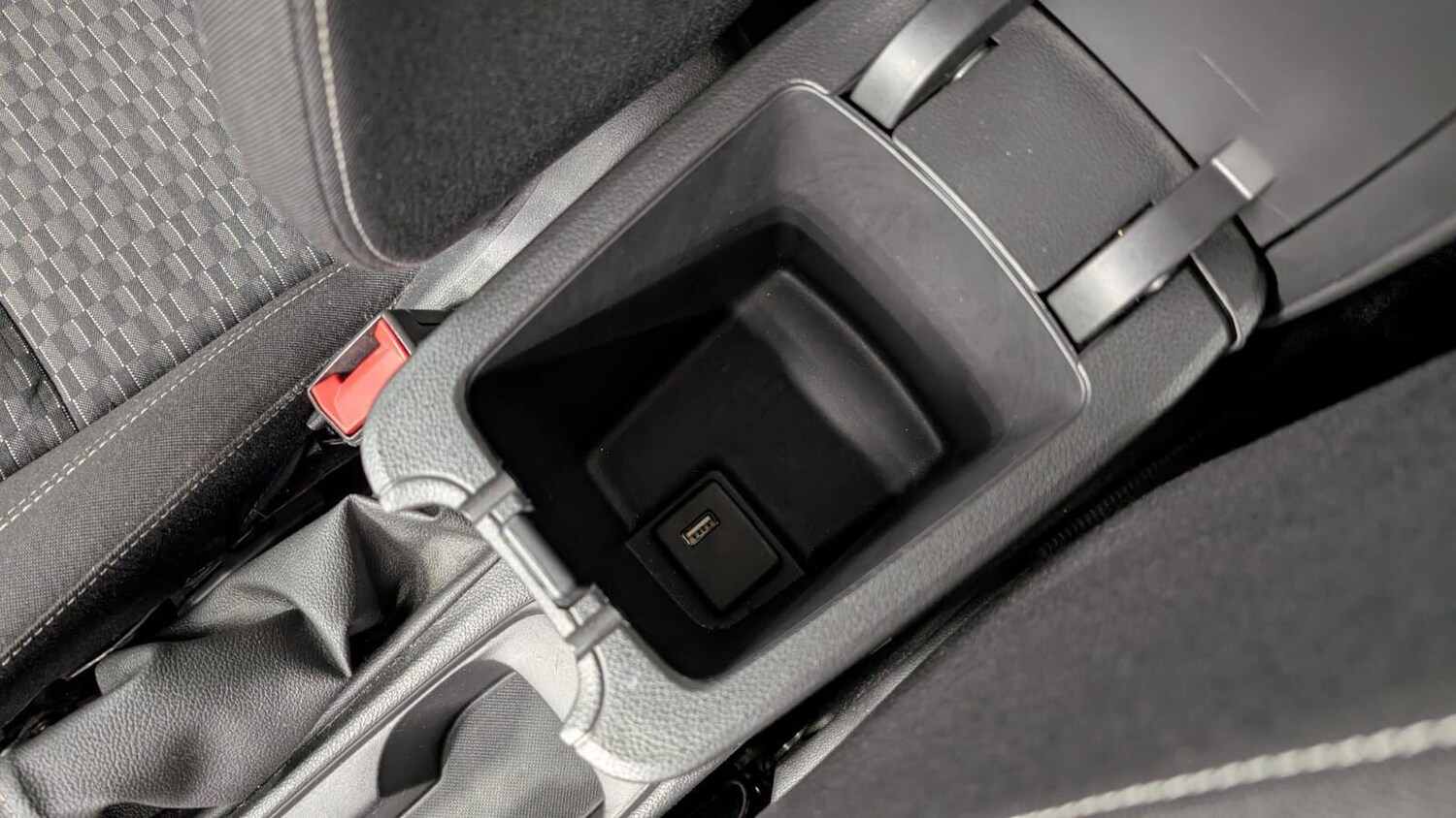 Used Vauxhall Astra for sale - 77909456: Photo 90