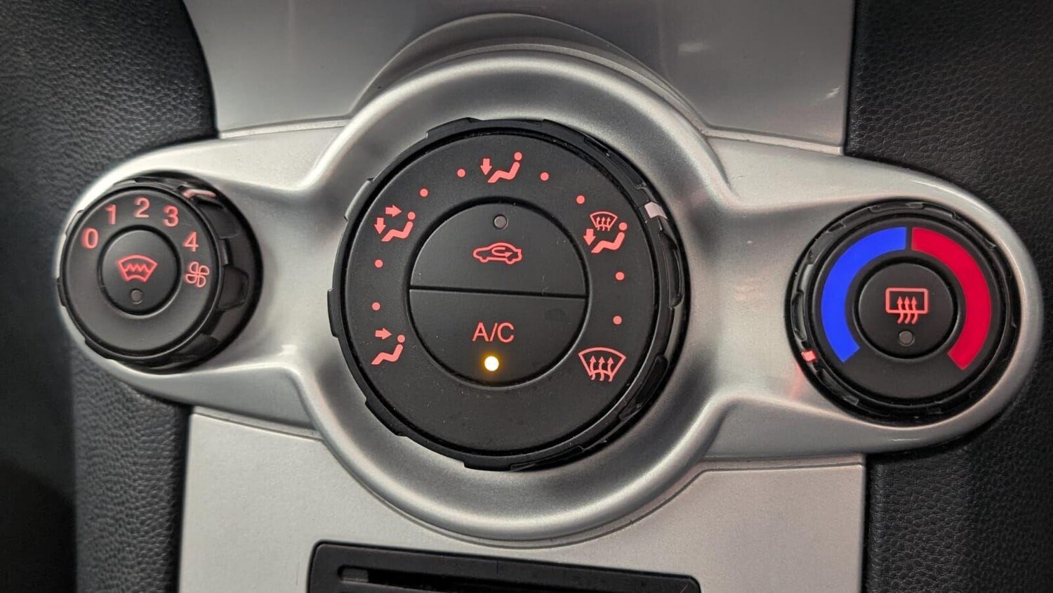 Used Ford Fiesta 2009 for sale - 78058454: Photo 76