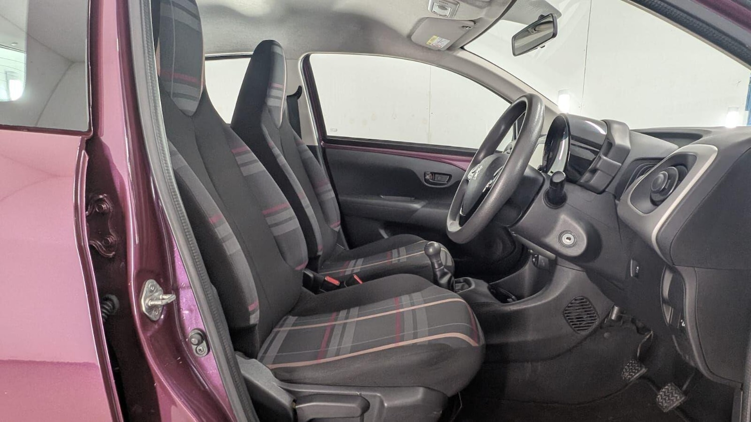 Used Peugeot 108 2015 for sale - 77238561: Photo 57