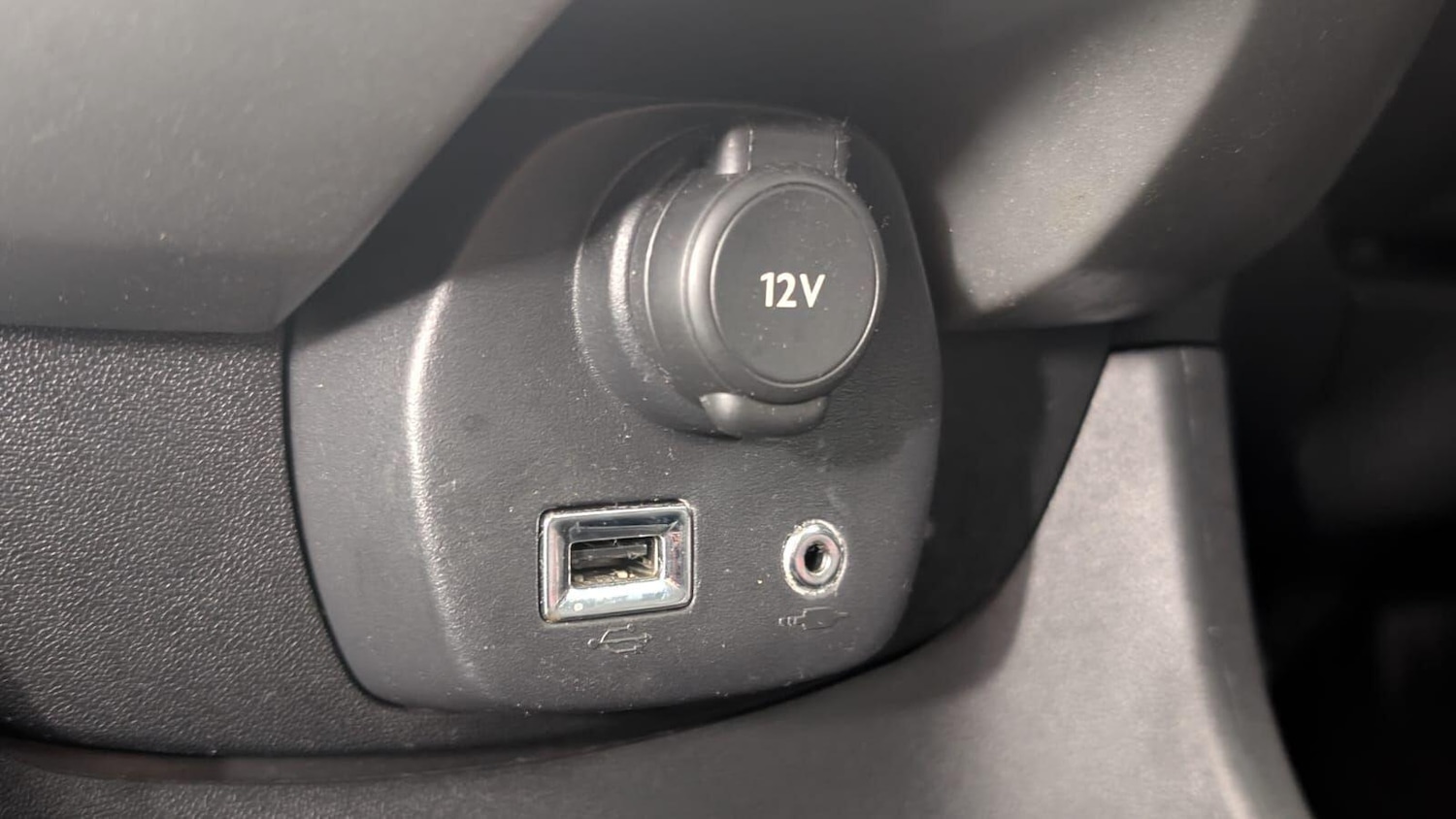 Used Peugeot 108 2015 for sale - 77238561: Photo 72