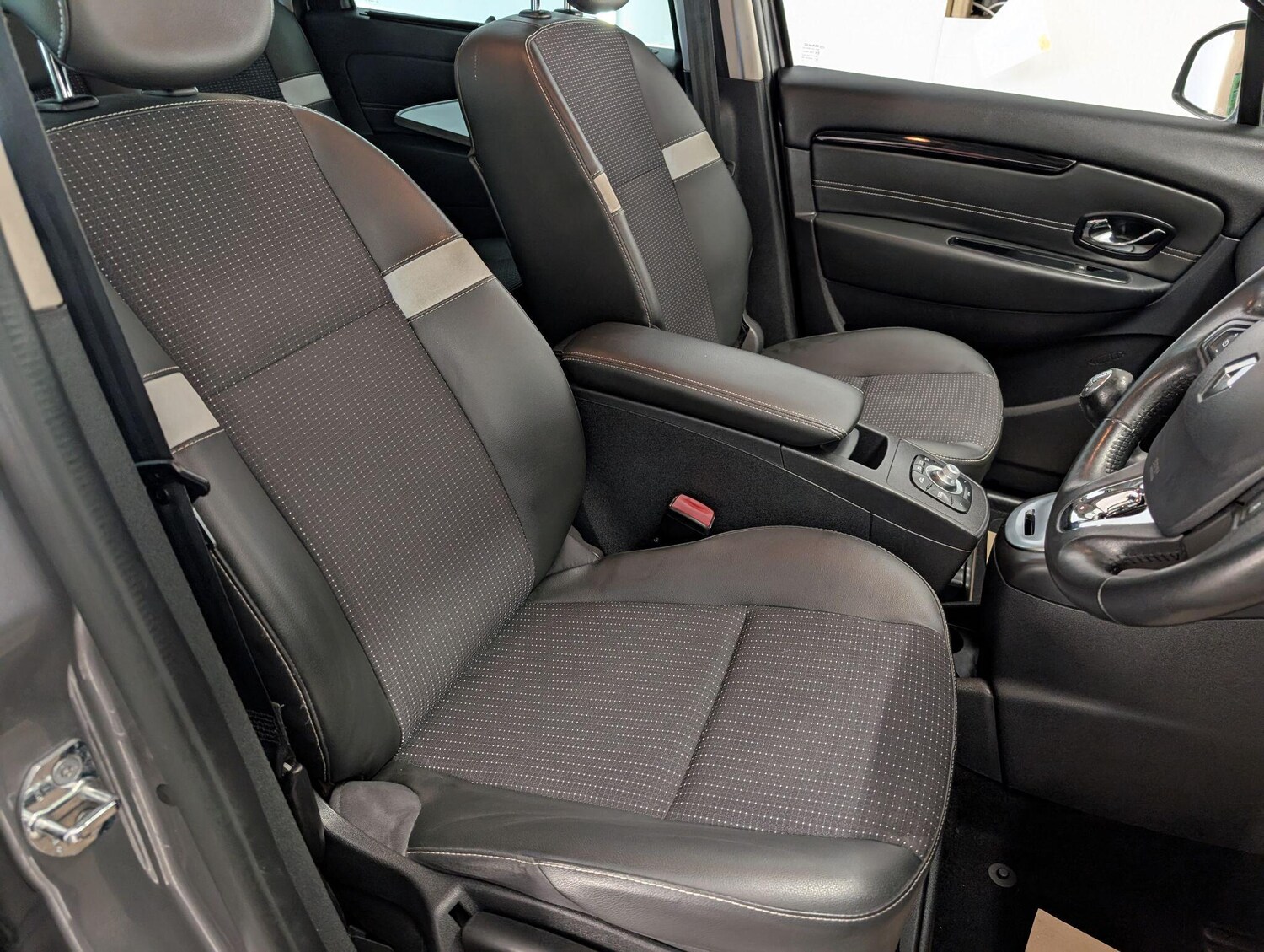 Used Renault Scenic 2015 for sale - 75940814: Photo 49