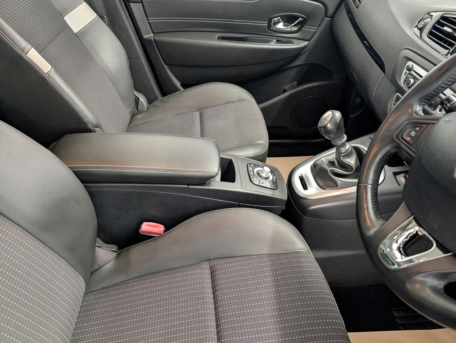 Used Renault Scenic 2015 for sale - 75940814: Photo 50