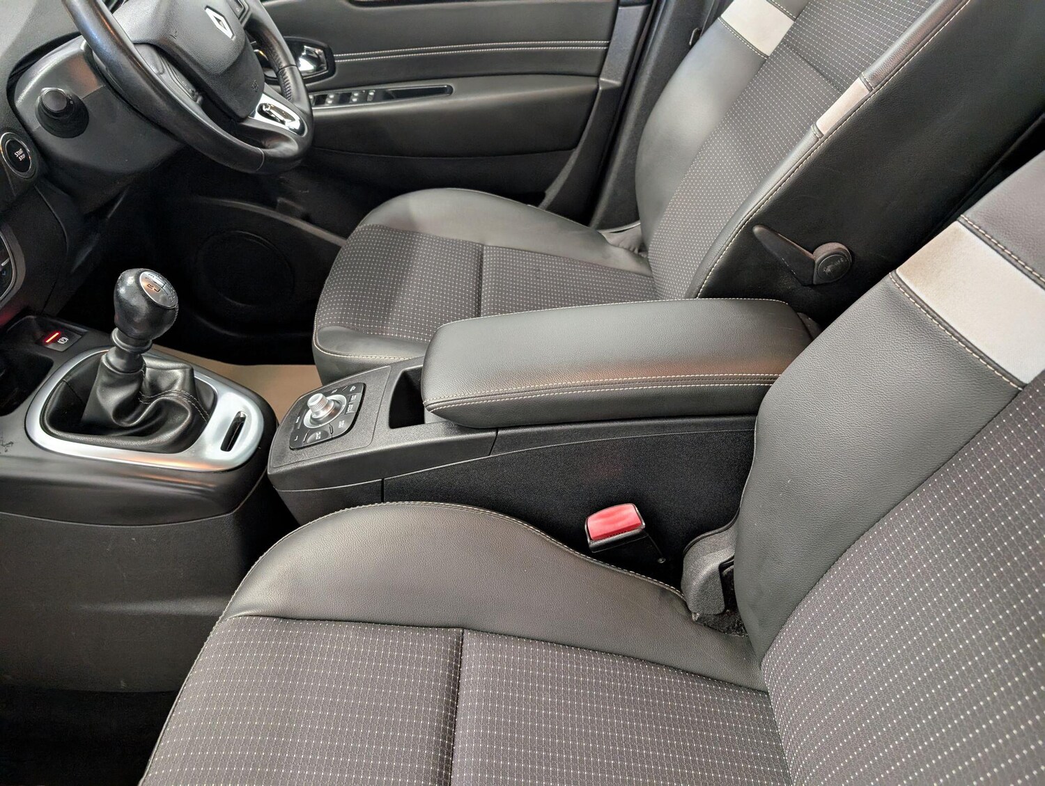 Used Renault Scenic 2015 for sale - 75940814: Photo 57