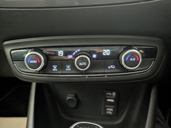 Used Vauxhall Crossland X 2020 for sale - 76283021: Photo 37