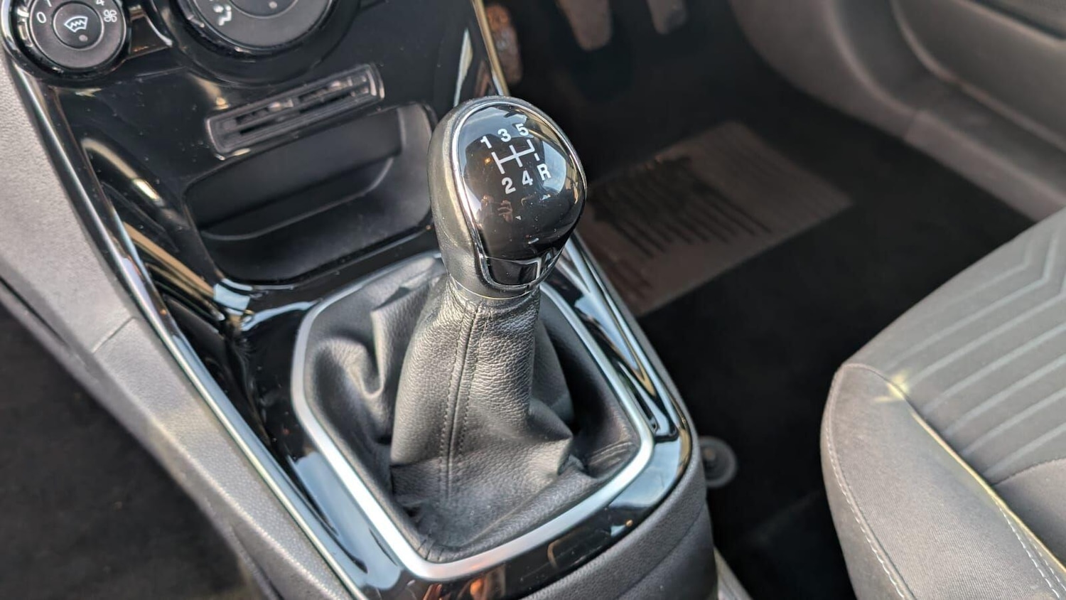 Used Ford Fiesta 2014 for sale - 77016358: Photo 25