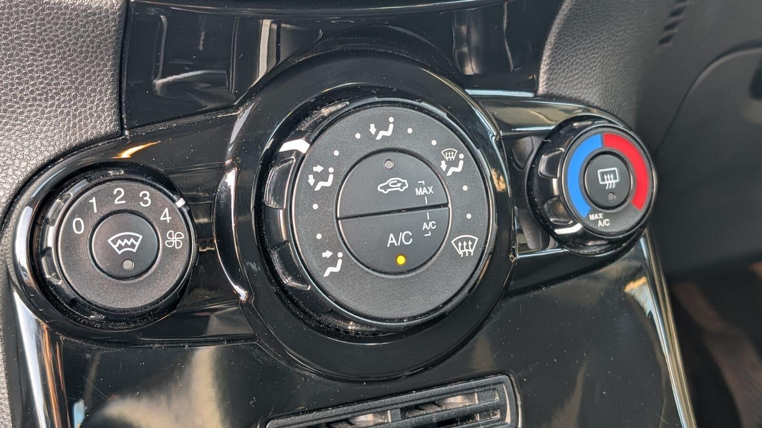 Used Ford Fiesta 2014 for sale - 77016358: Photo 82