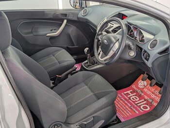 Used Ford Fiesta 2010 for sale - 76072045: Photo 2