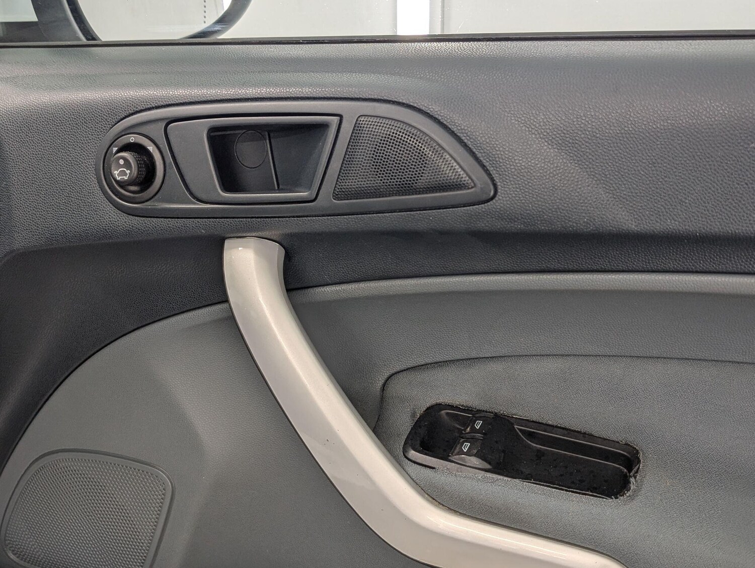 Used Ford Fiesta 2010 for sale - 76072045: Photo 42