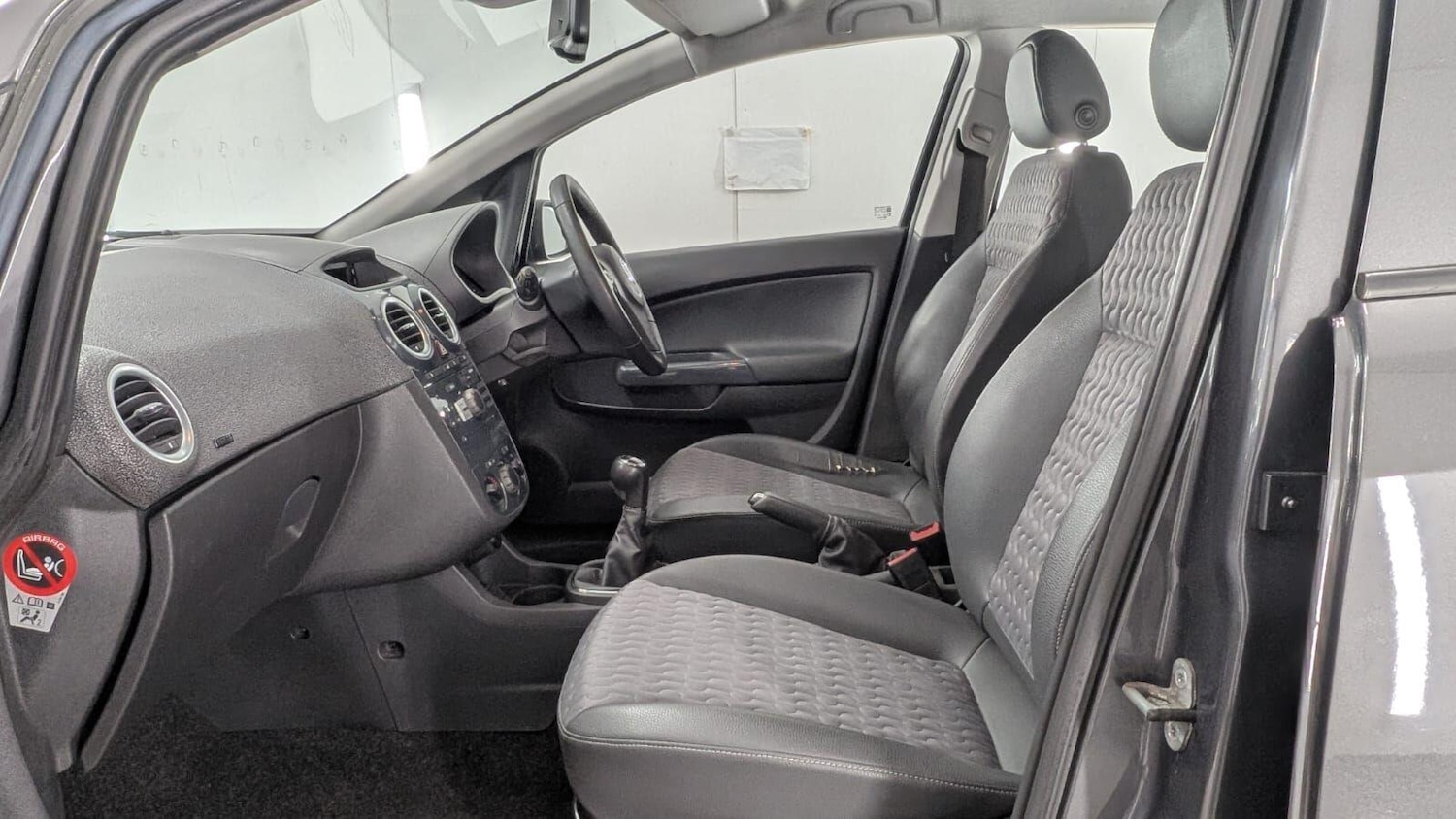 Used Vauxhall Corsa 2012 for sale - 77331240: Photo 32