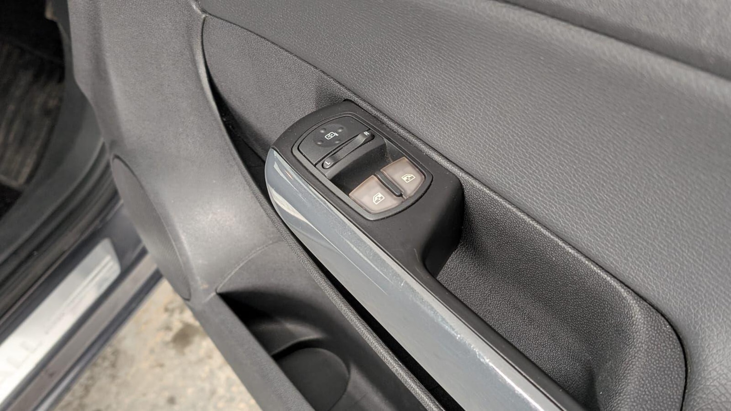 Used Vauxhall Corsa 2012 for sale - 77331240: Photo 48