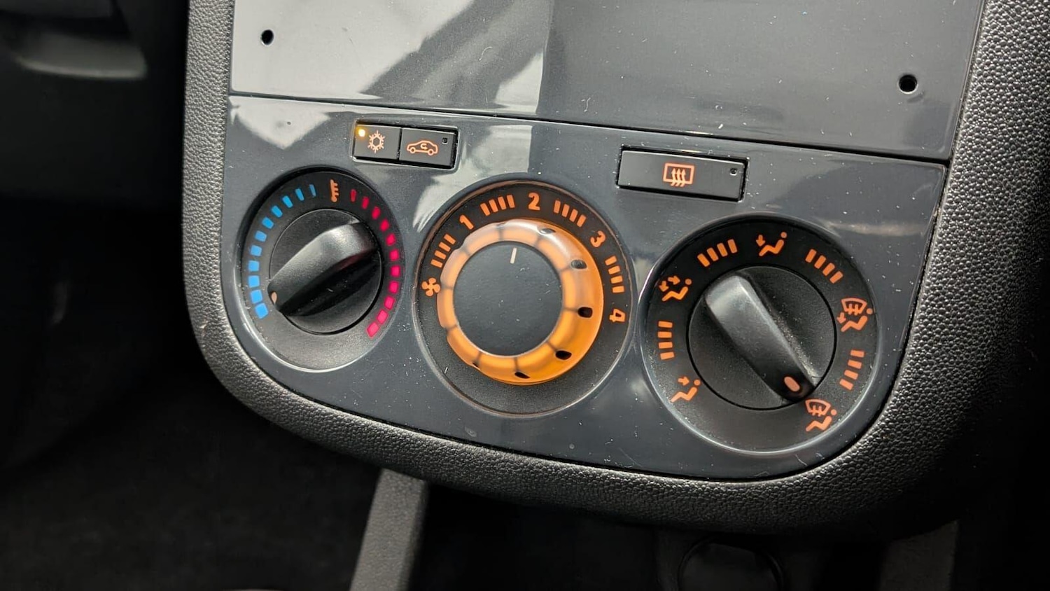 Used Vauxhall Corsa 2012 for sale - 77331240: Photo 60