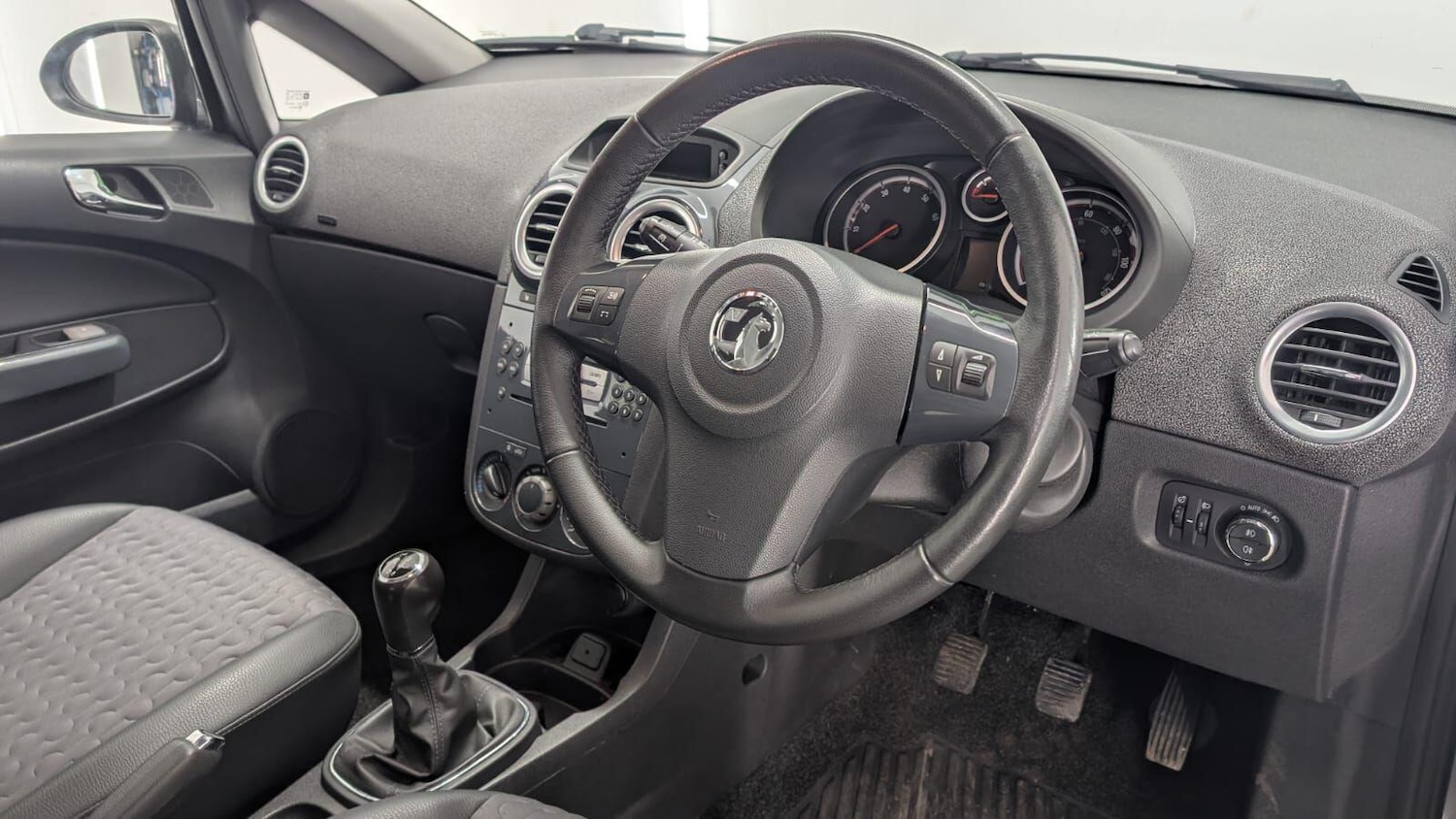 Used Vauxhall Corsa 2012 for sale - 77331240: Photo 64