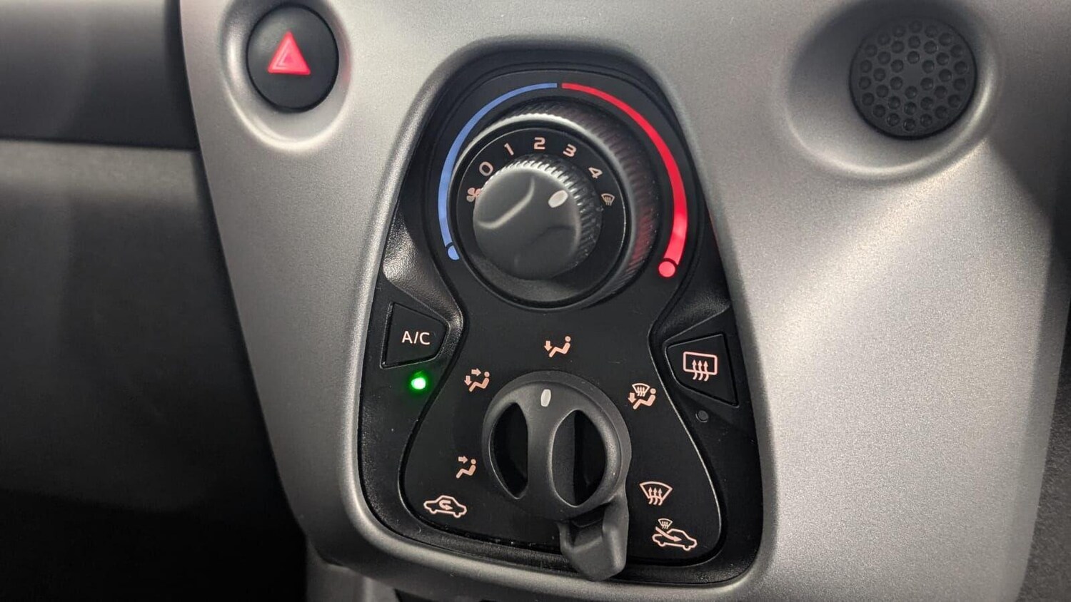 Used Toyota AYGO 2020 for sale - 77468634: Photo 52