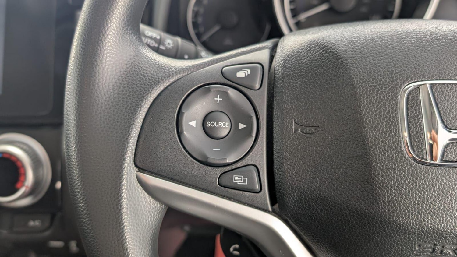 Used Honda Jazz 2017 for sale - 76423619: Photo 43