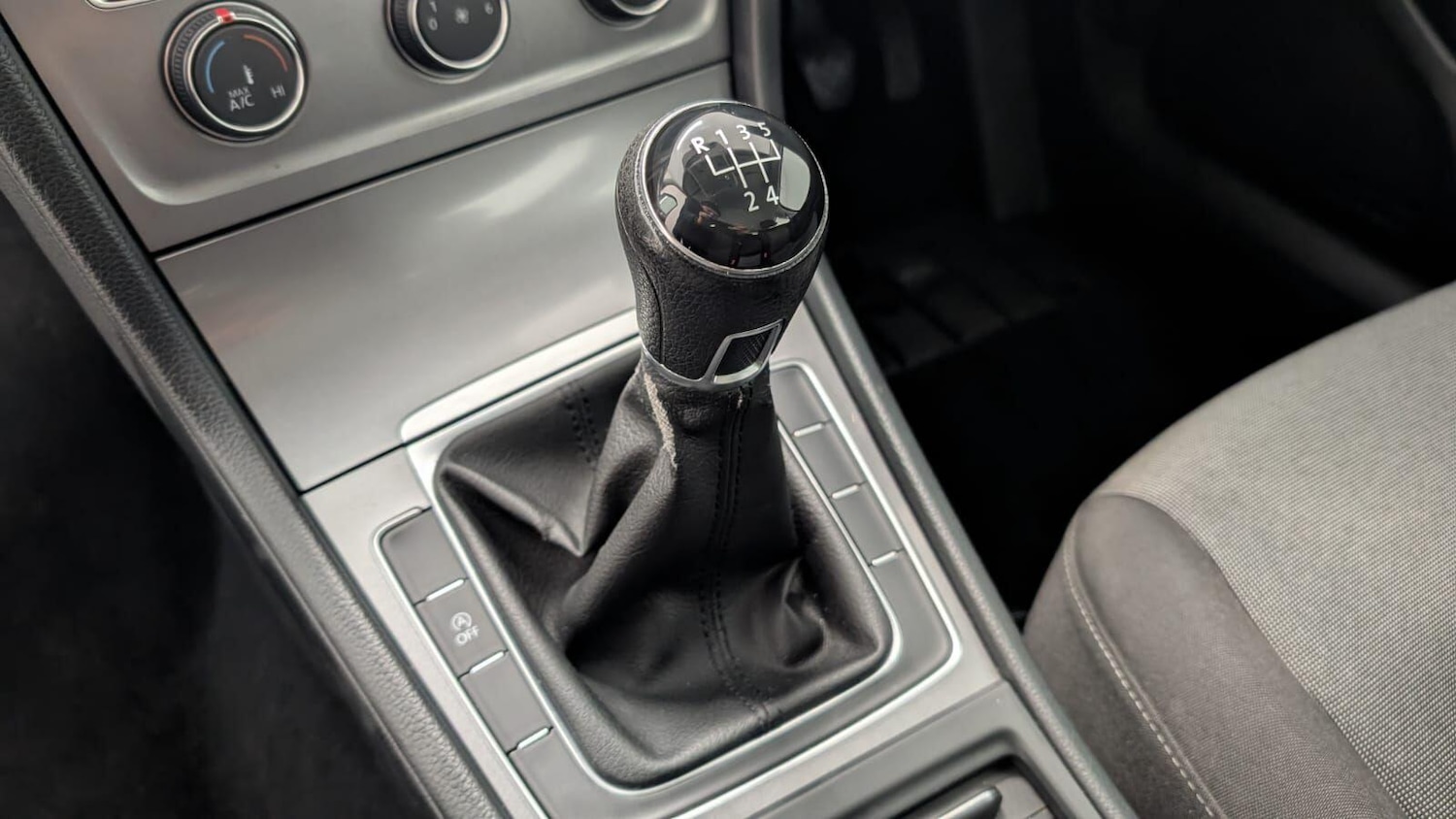 Used Volkswagen Golf 2015 for sale - 77230372: Photo 25