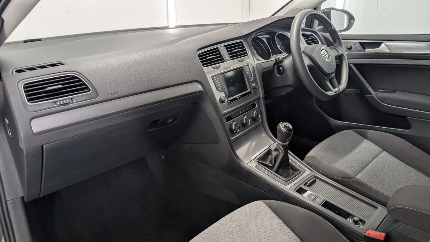 Used Volkswagen Golf 2015 for sale - 77230372: Photo 28