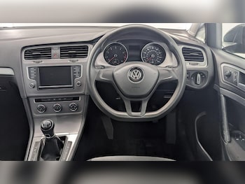 Used Volkswagen Golf 2015 for sale - 77230372: Photo