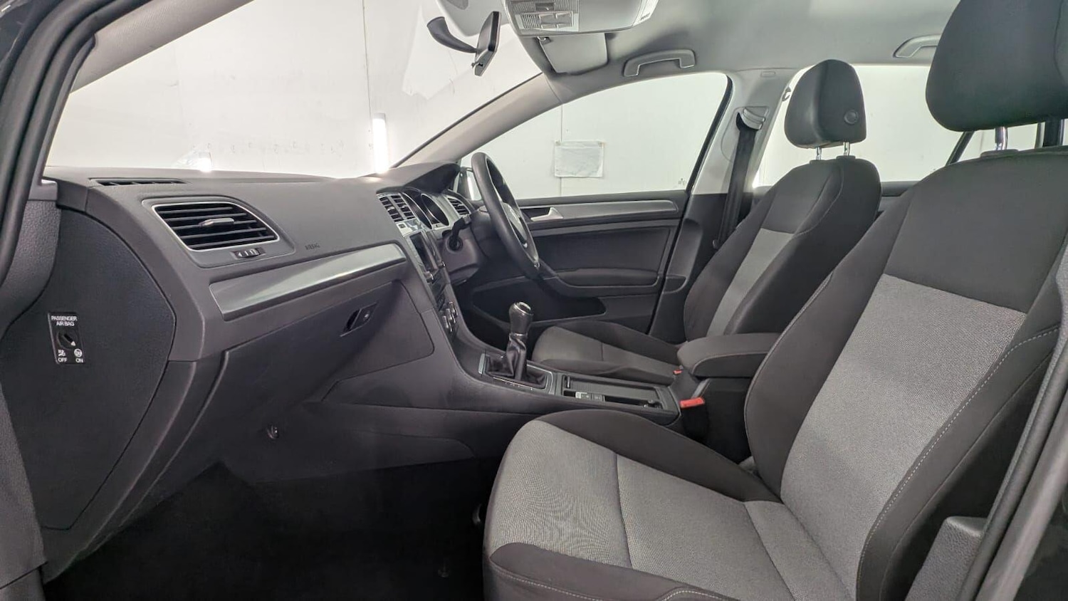 Used Volkswagen Golf 2015 for sale - 77230372: Photo 65