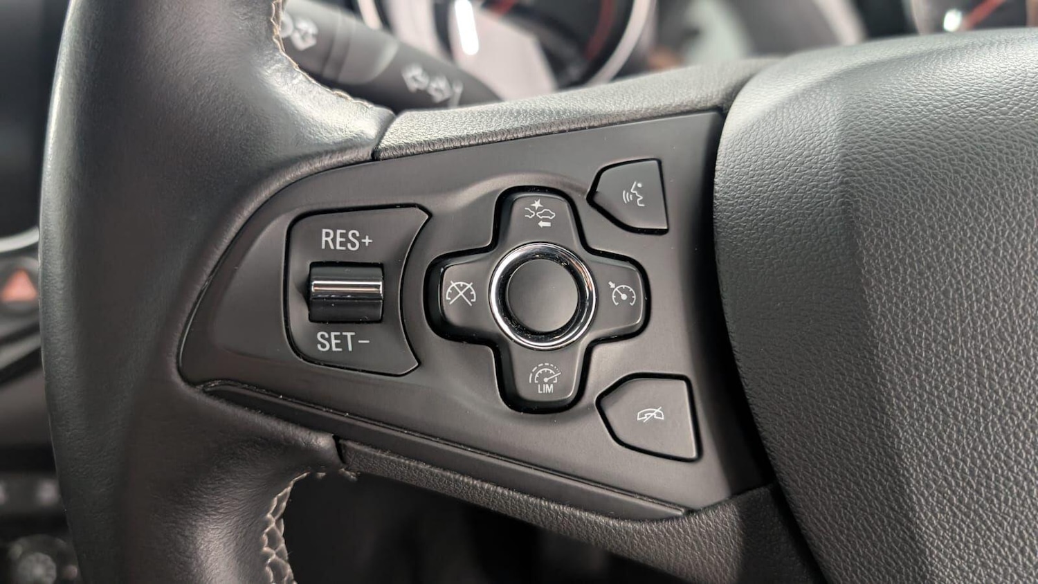 Used Vauxhall Astra 2017 for sale - 76926961: Photo 41