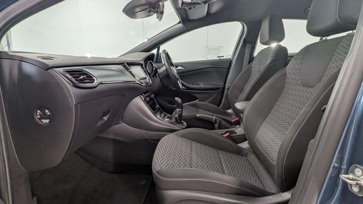 Used Vauxhall Astra 2017 for sale - 76926961: Photo 68