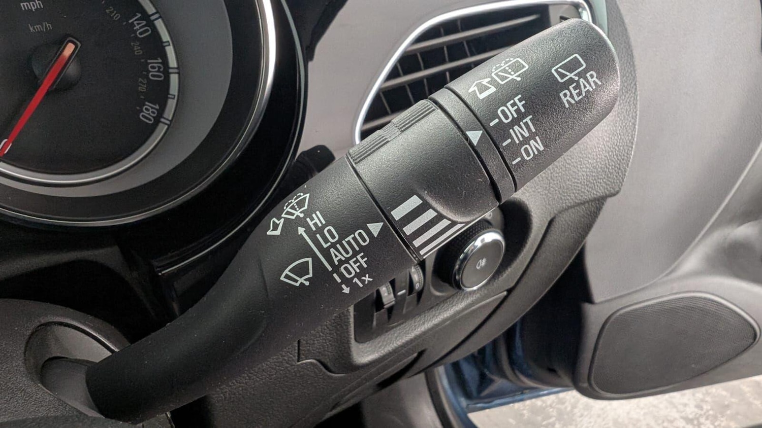 Used Vauxhall Astra 2017 for sale - 76926961: Photo 82