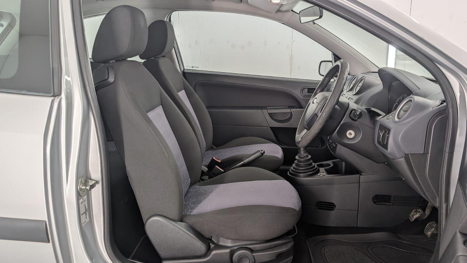 Used Ford Fiesta 2008 for sale - 76432993: Photo 30