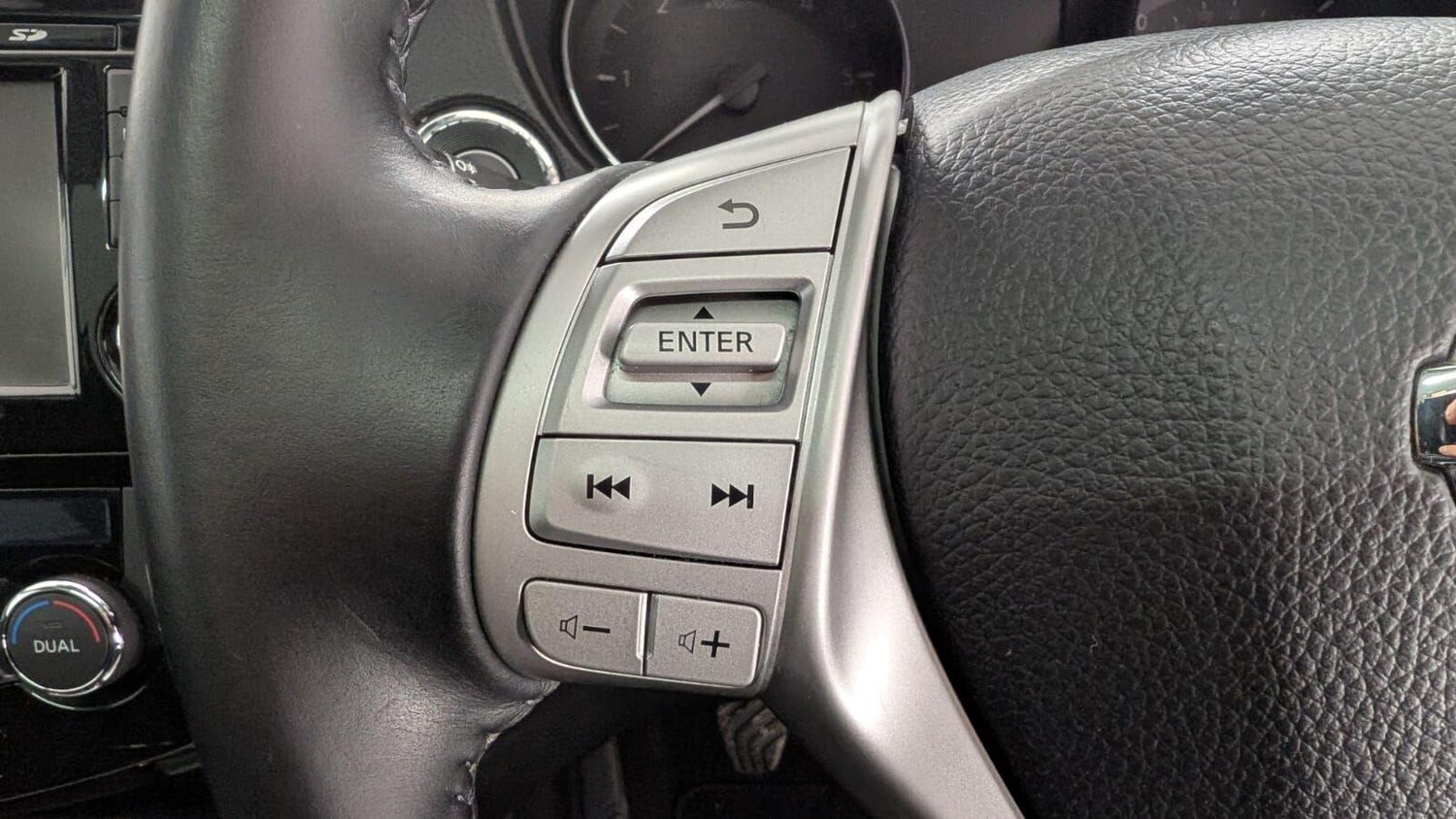 Used Nissan Qashqai 2014 for sale - 76832769: Photo 64