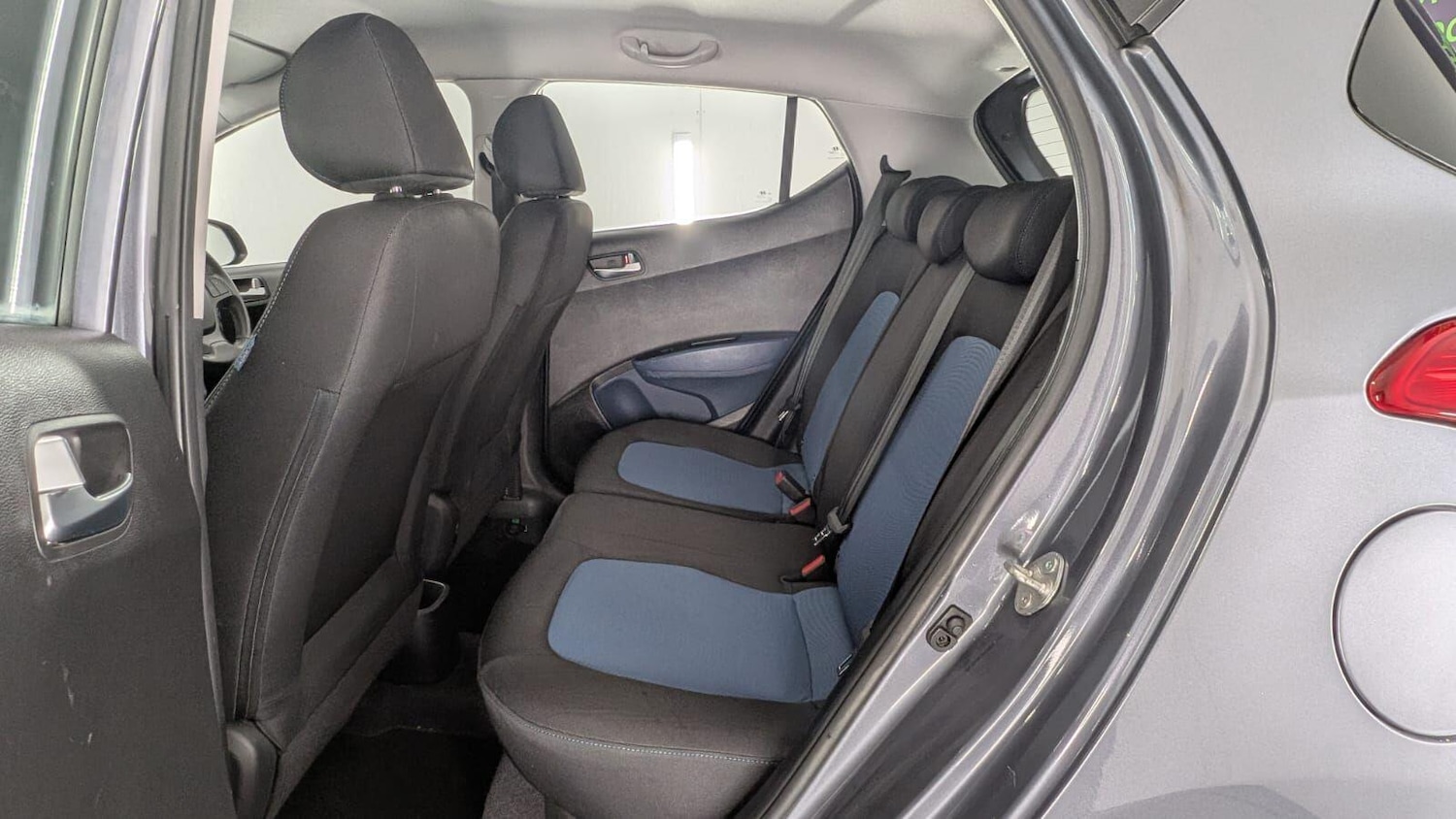 Used Hyundai i10 2014 for sale - 76432549: Photo 32