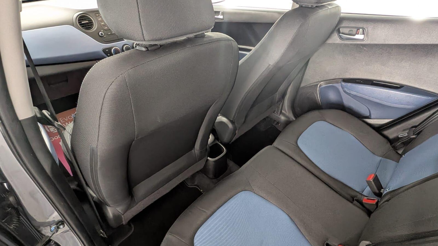 Used Hyundai i10 2014 for sale - 76432549: Photo 37