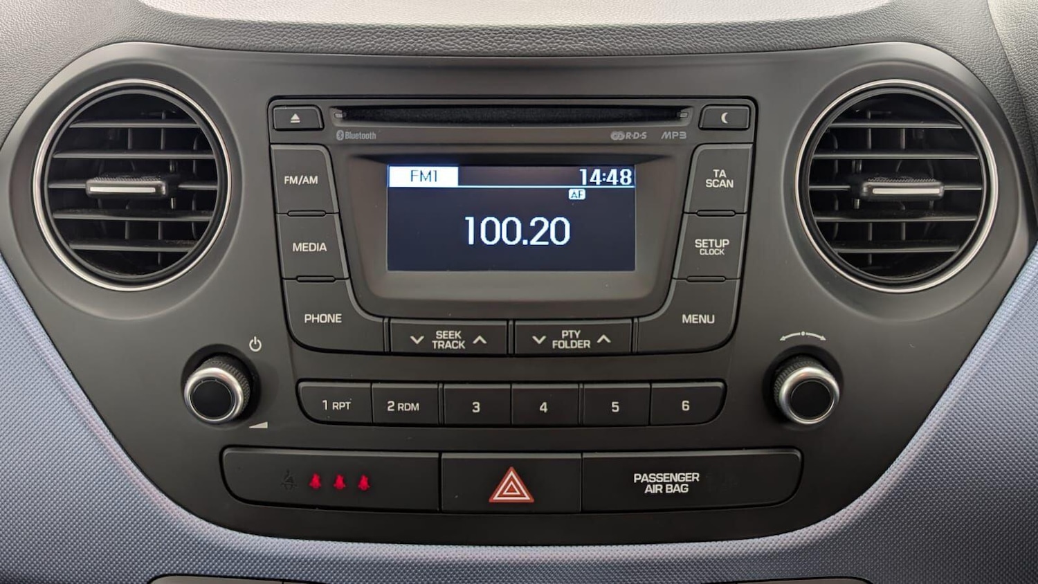 Used Hyundai i10 2014 for sale - 76432549: Photo 47