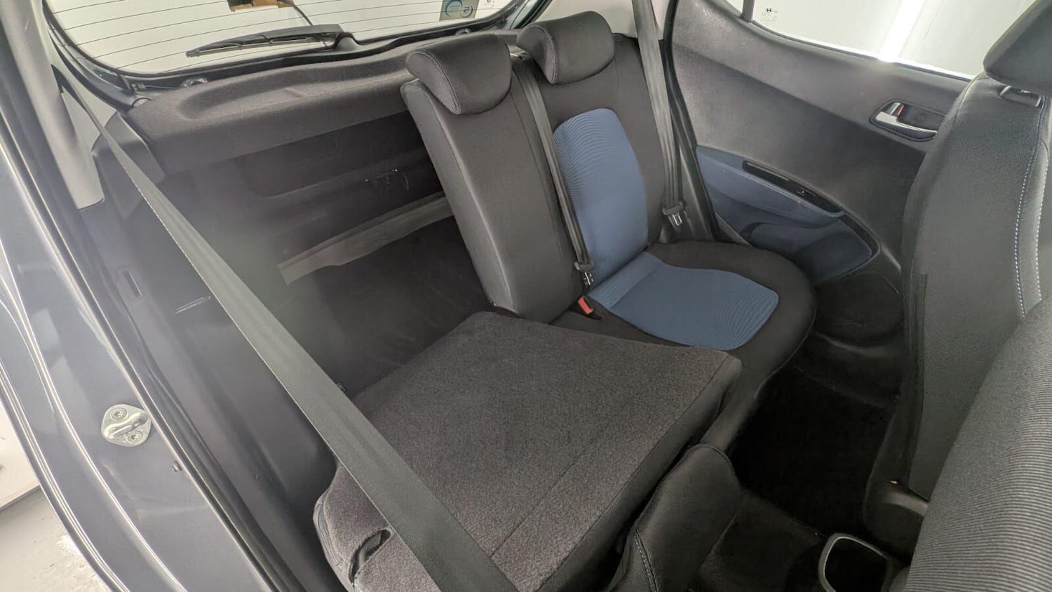 Used Hyundai i10 2014 for sale - 76432549: Photo 51