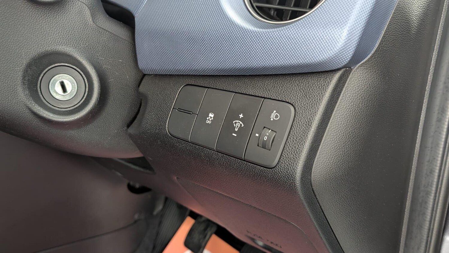 Used Hyundai i10 2014 for sale - 76432549: Photo 53