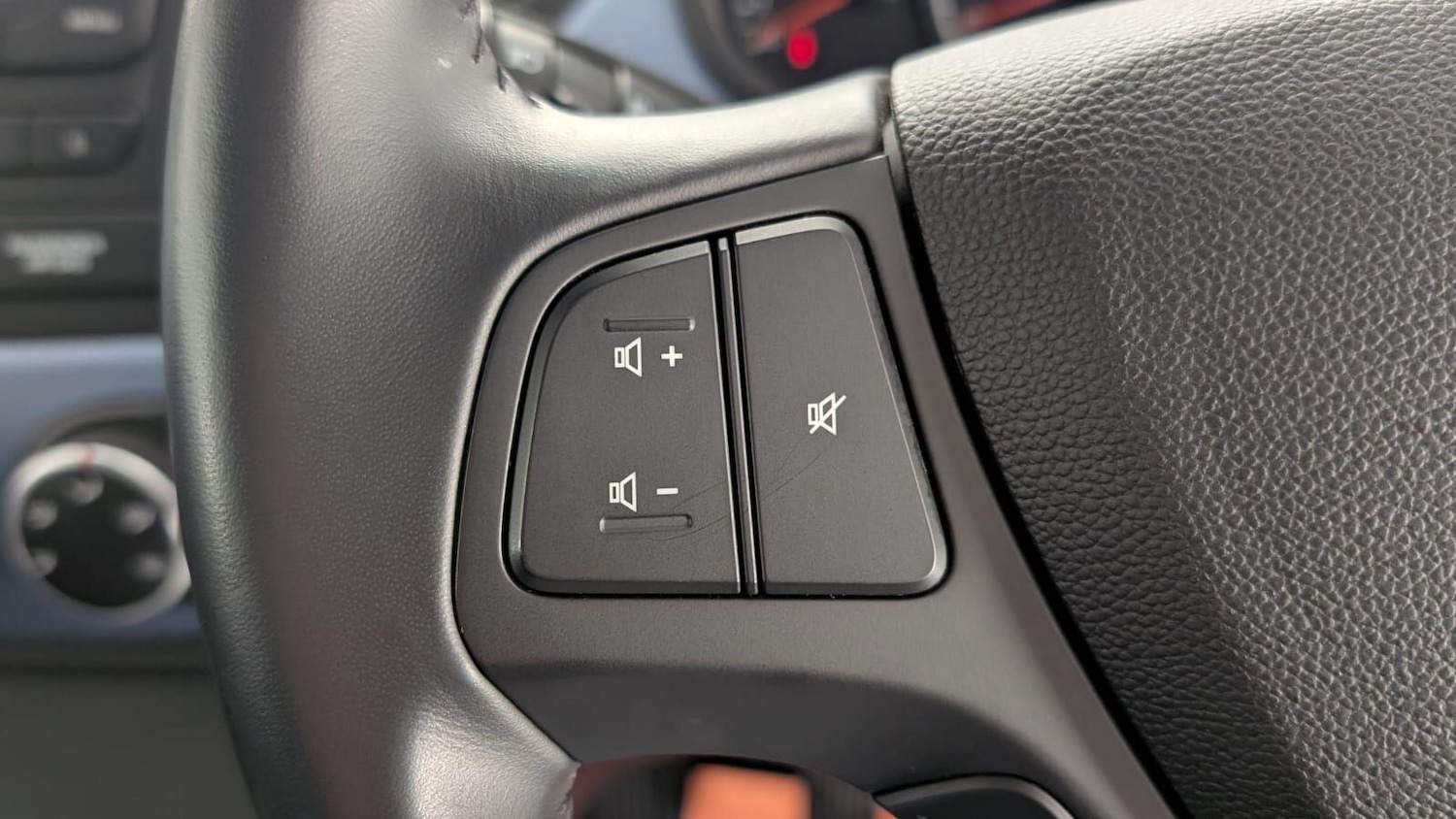 Used Hyundai i10 2014 for sale - 76432549: Photo 60