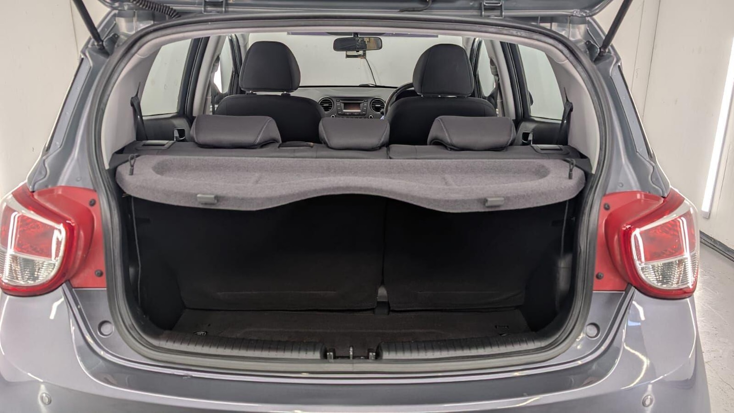 Used Hyundai i10 2014 for sale - 76432549: Photo 75