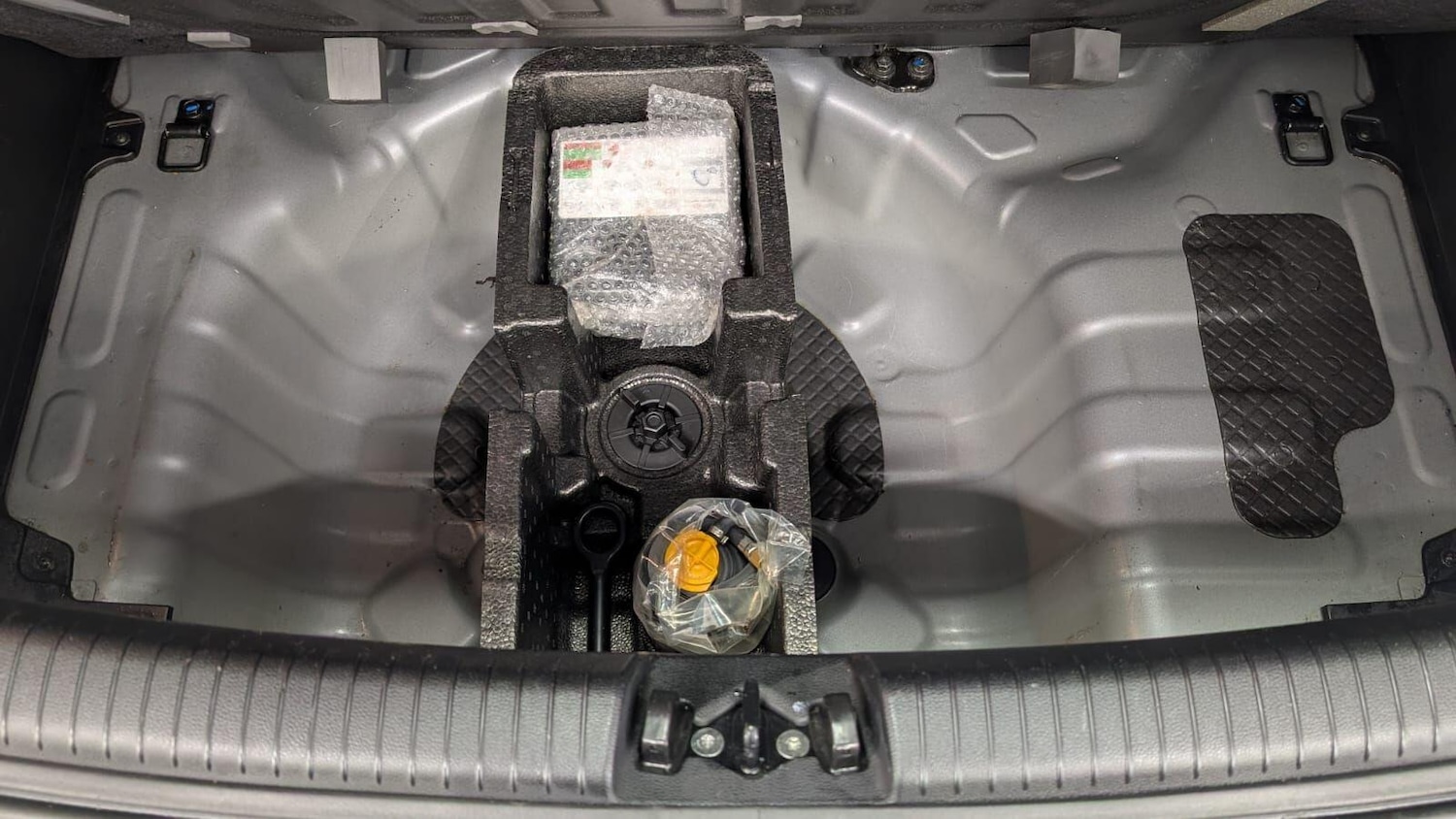 Used Hyundai i10 2014 for sale - 76432549: Photo 78