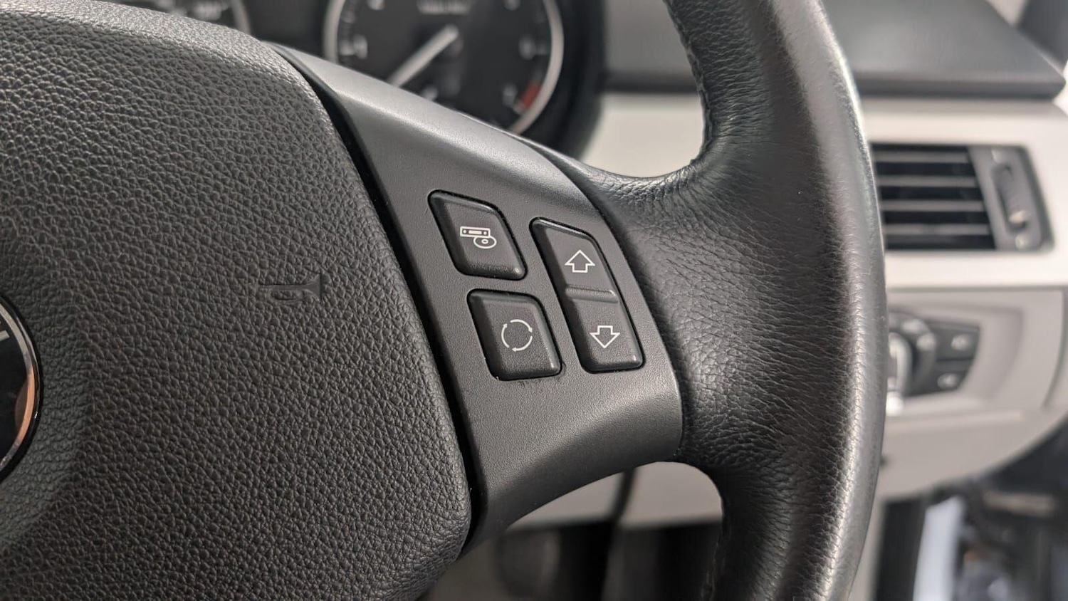 Used BMW 3 Series 2009 for sale - 77253580: Photo 40