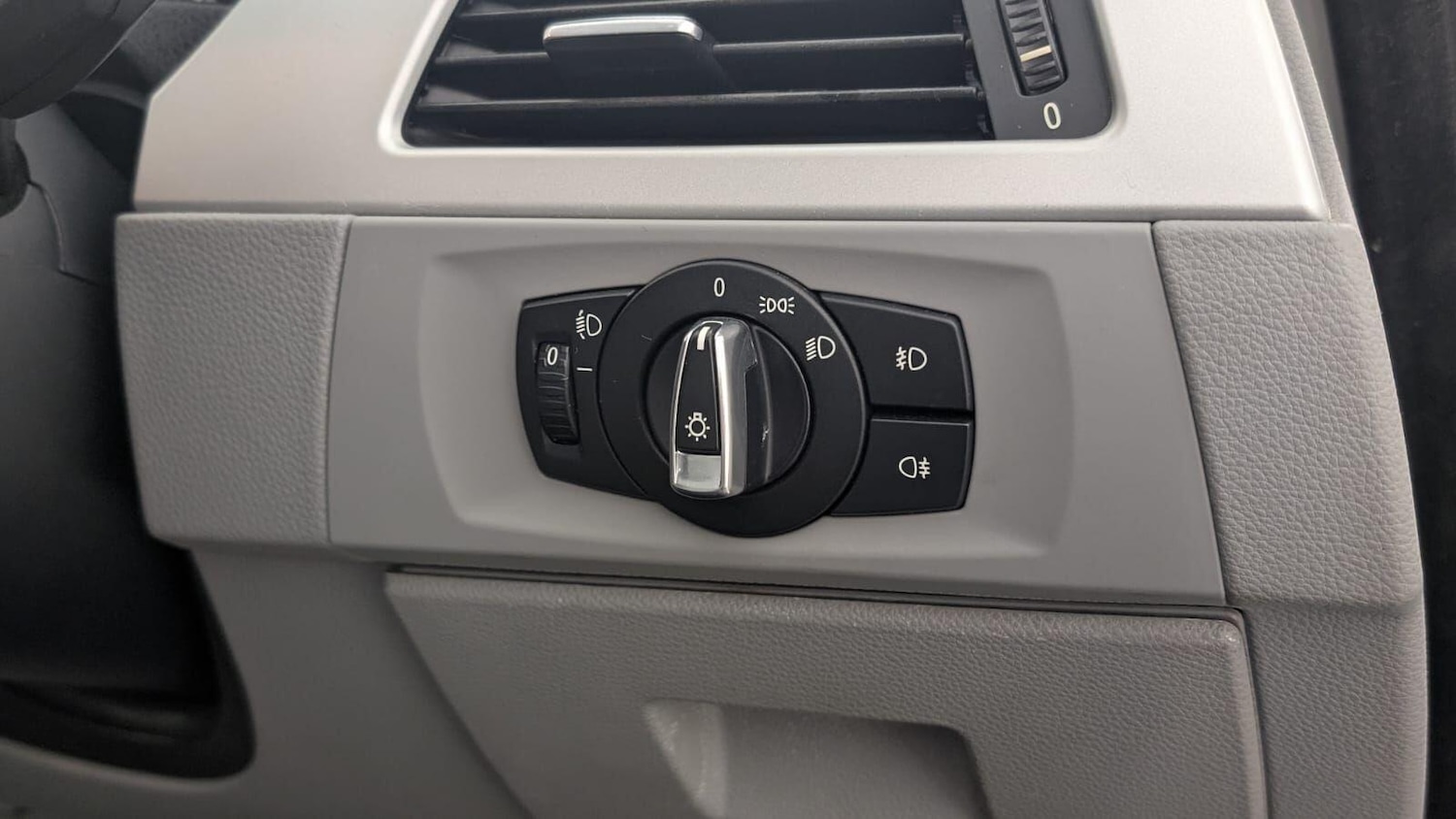 Used BMW 3 Series 2009 for sale - 77253580: Photo 46