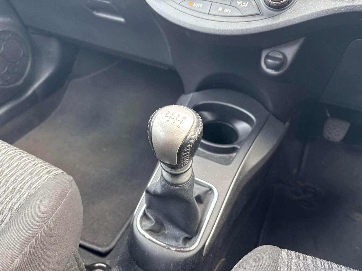 Used Toyota Yaris 2014 for sale - 77331967: Photo 11